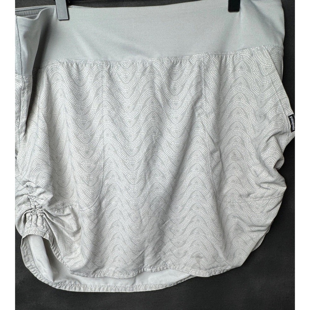 Patagonia Skort Large Gray White Geometric Active Hiking Golf Athletic Skirt L